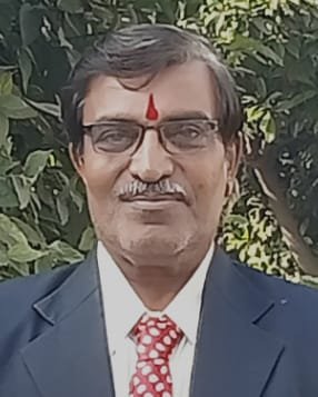 पाच दशकांहून अधिक काळ लेखणीला समाजसेवेचे व्रत मानून जगलेला एक अवलिया पत्रकार